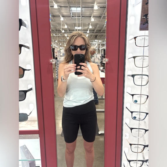 Meet your Posher, Brooke - Picture 1 of 1